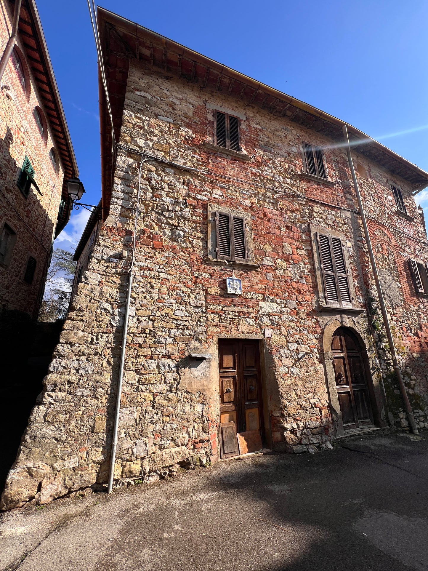 Old castle village house 300 sqm