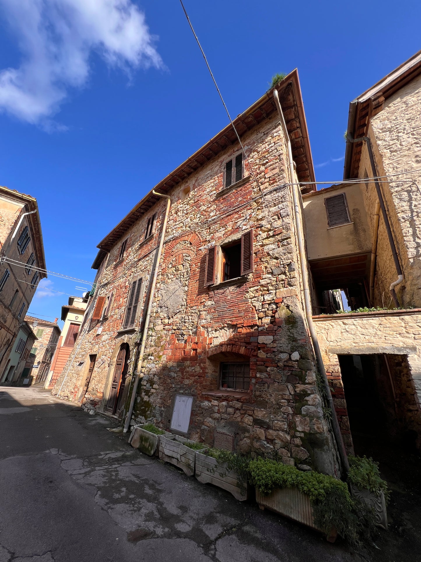 Old castle village house 300 sqm