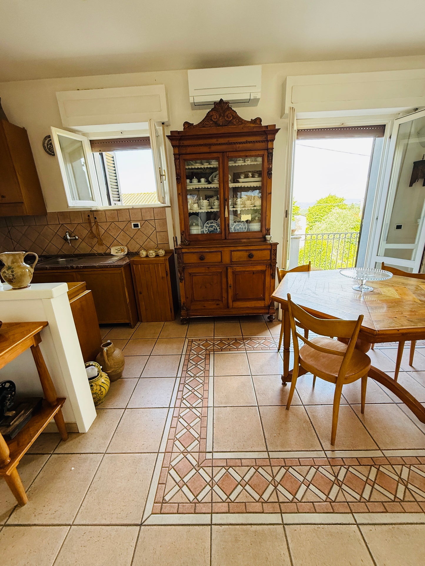 House for sale with garden and terrace