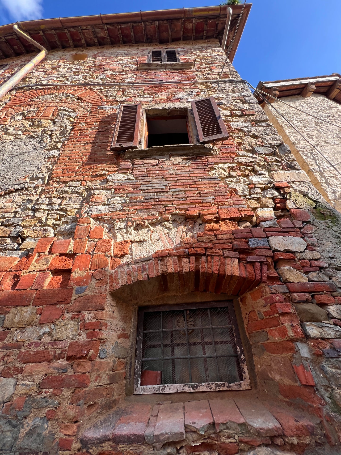 Old castle village house 300 sqm