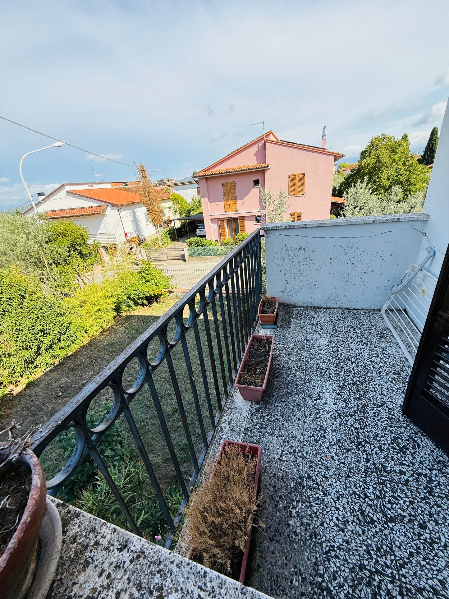 House for sale with garden and terrace