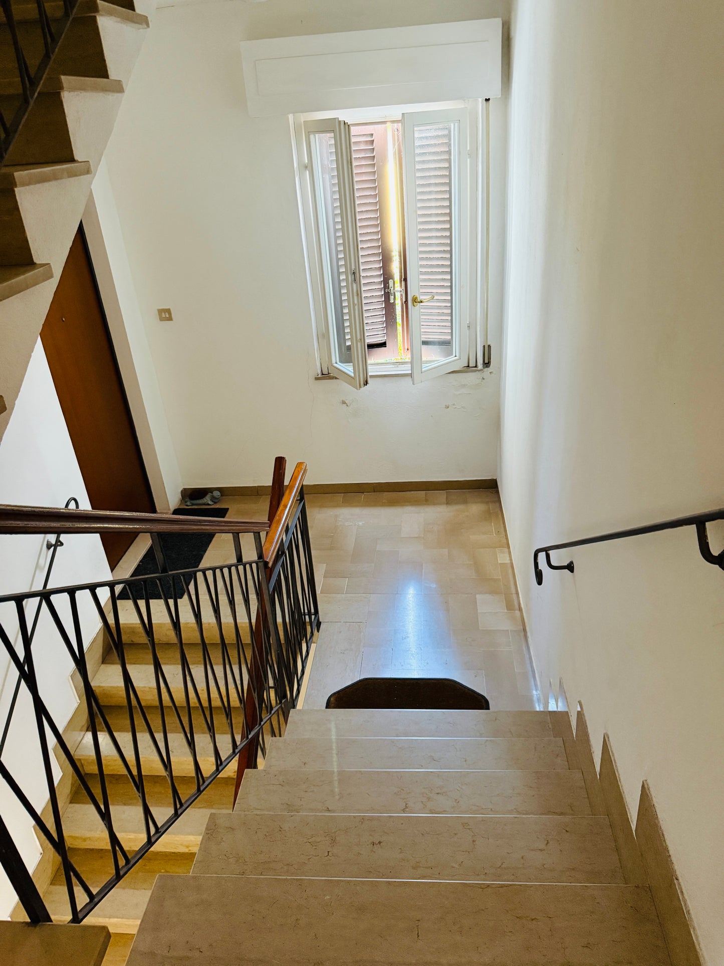 House for sale with garden and terrace