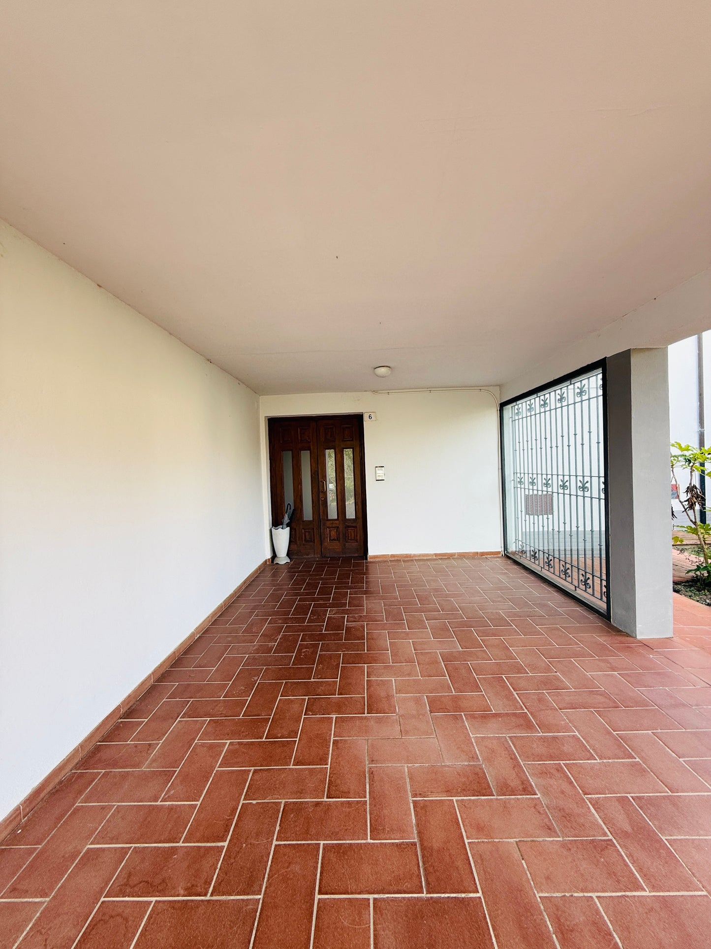 House for sale with garden and terrace