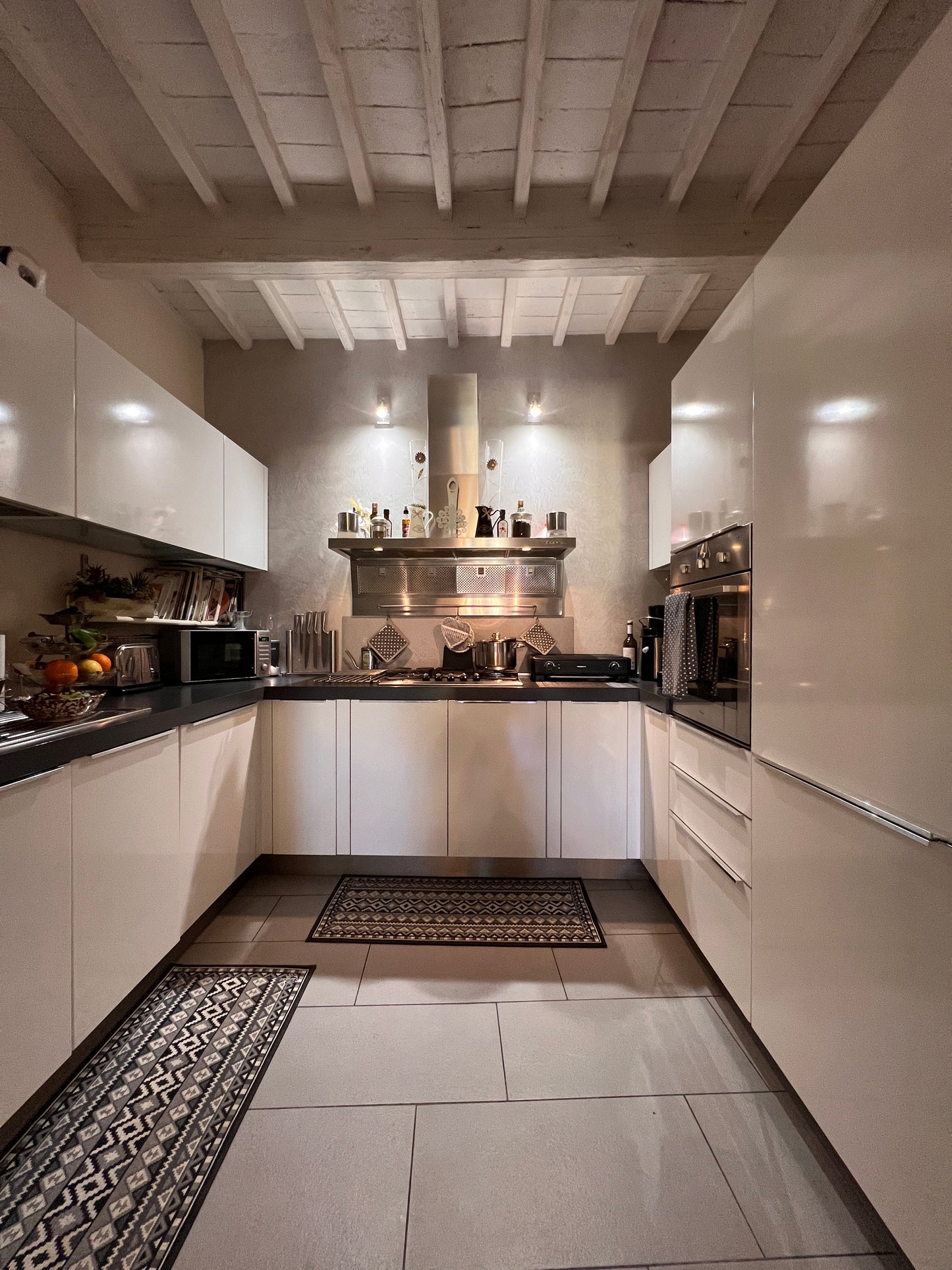 Apartment in a village with two large terraces