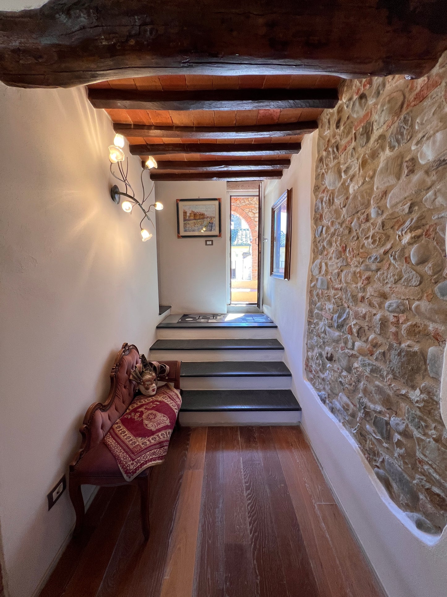 Apartment in a village with two large terraces
