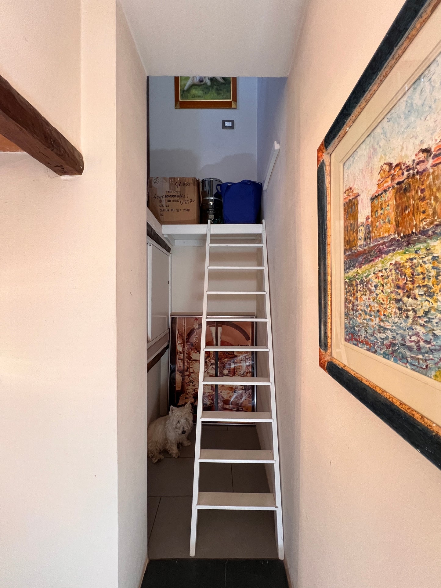 Apartment in a village with two large terraces