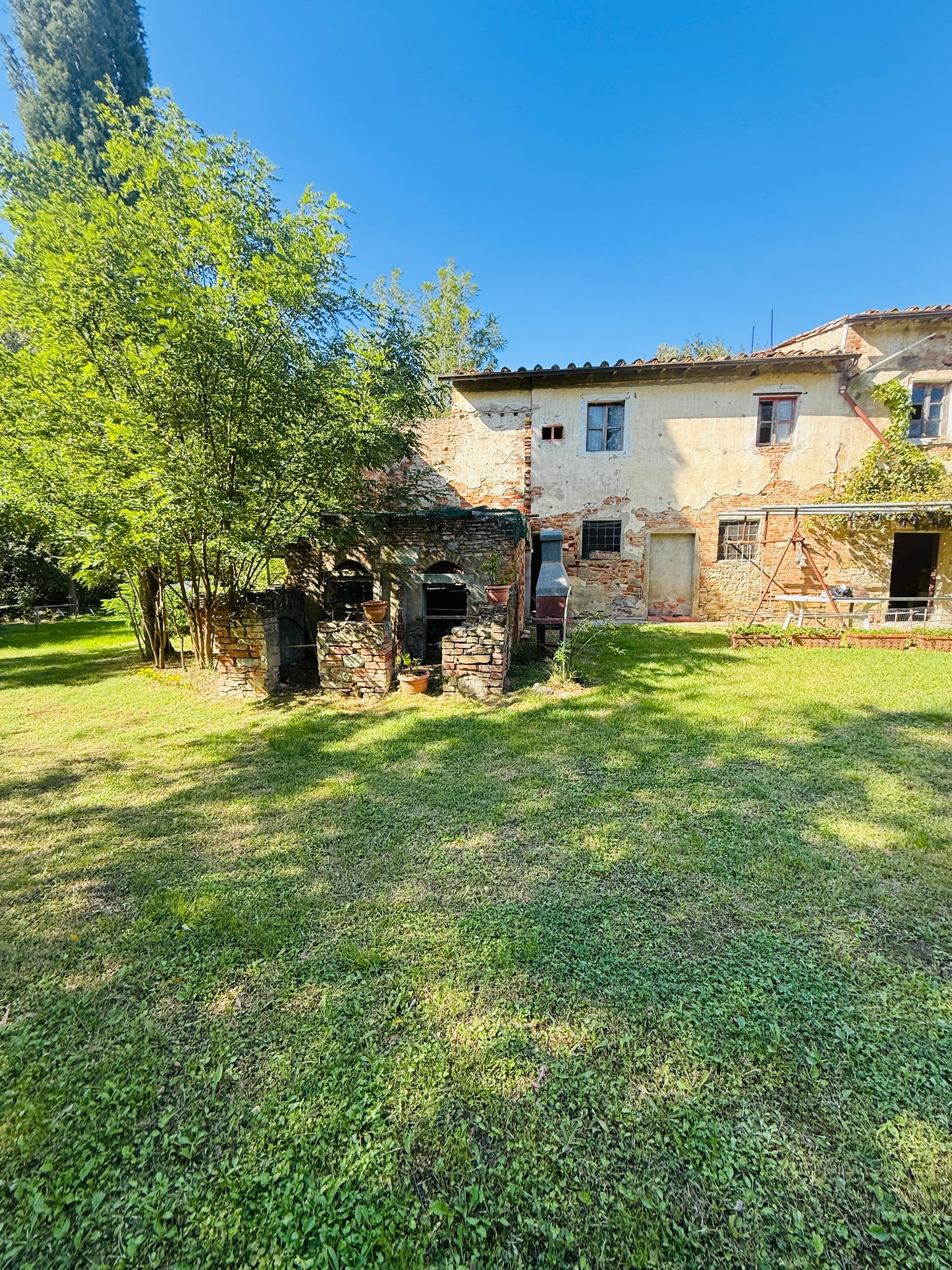 Farmhouse for sale
