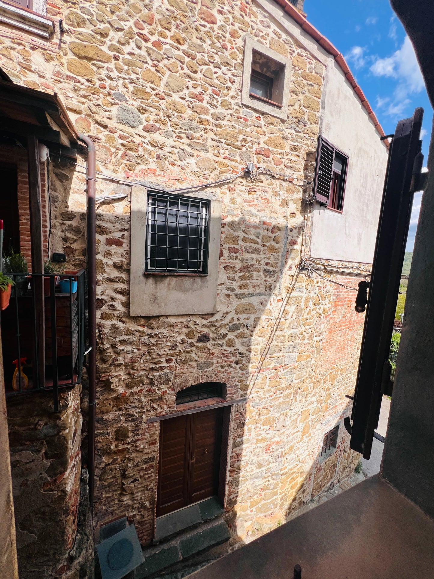 Stone house 4 bedrooms