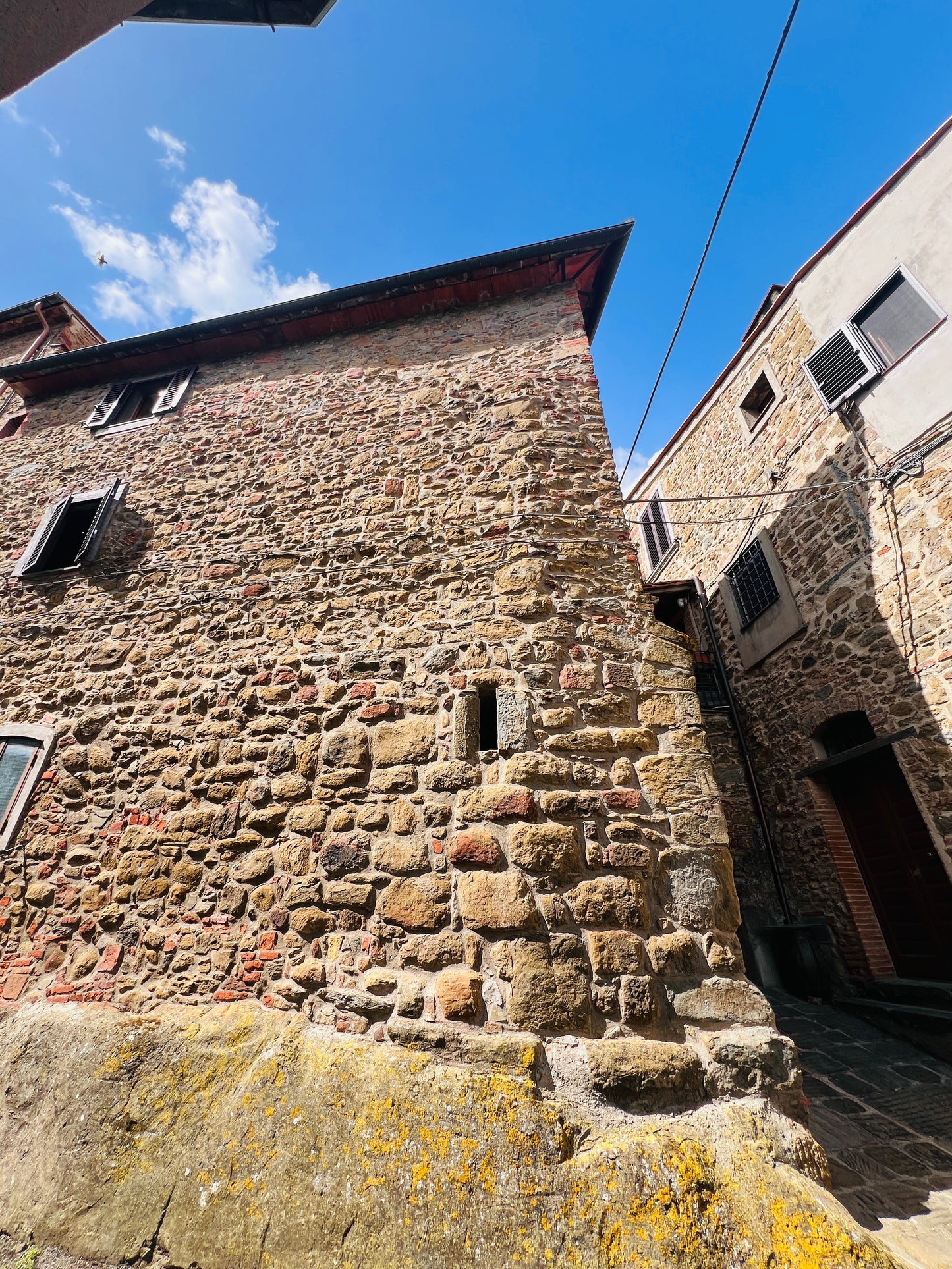 Stone house 4 bedrooms