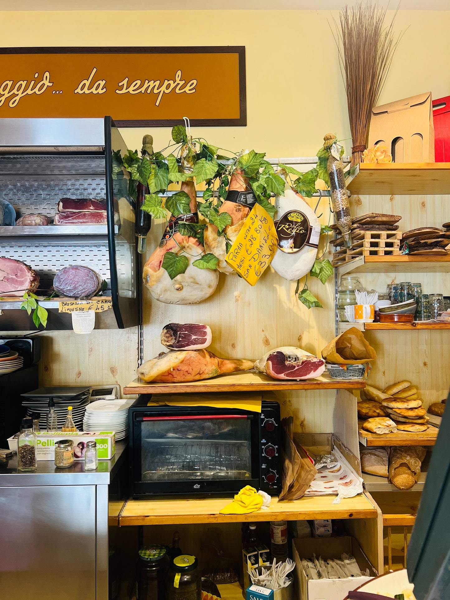 Grocery, Bar, diner