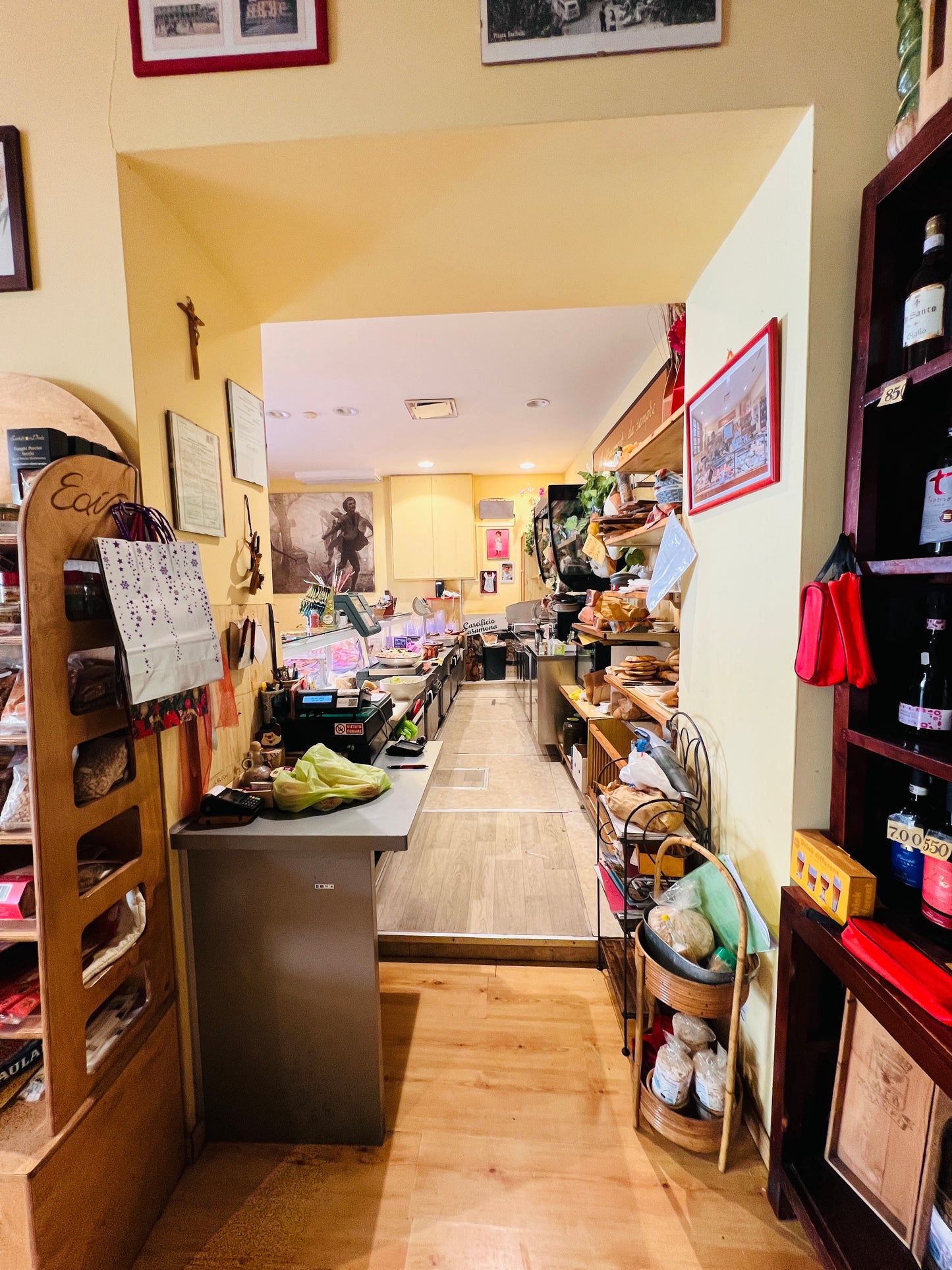 Grocery, Bar, diner