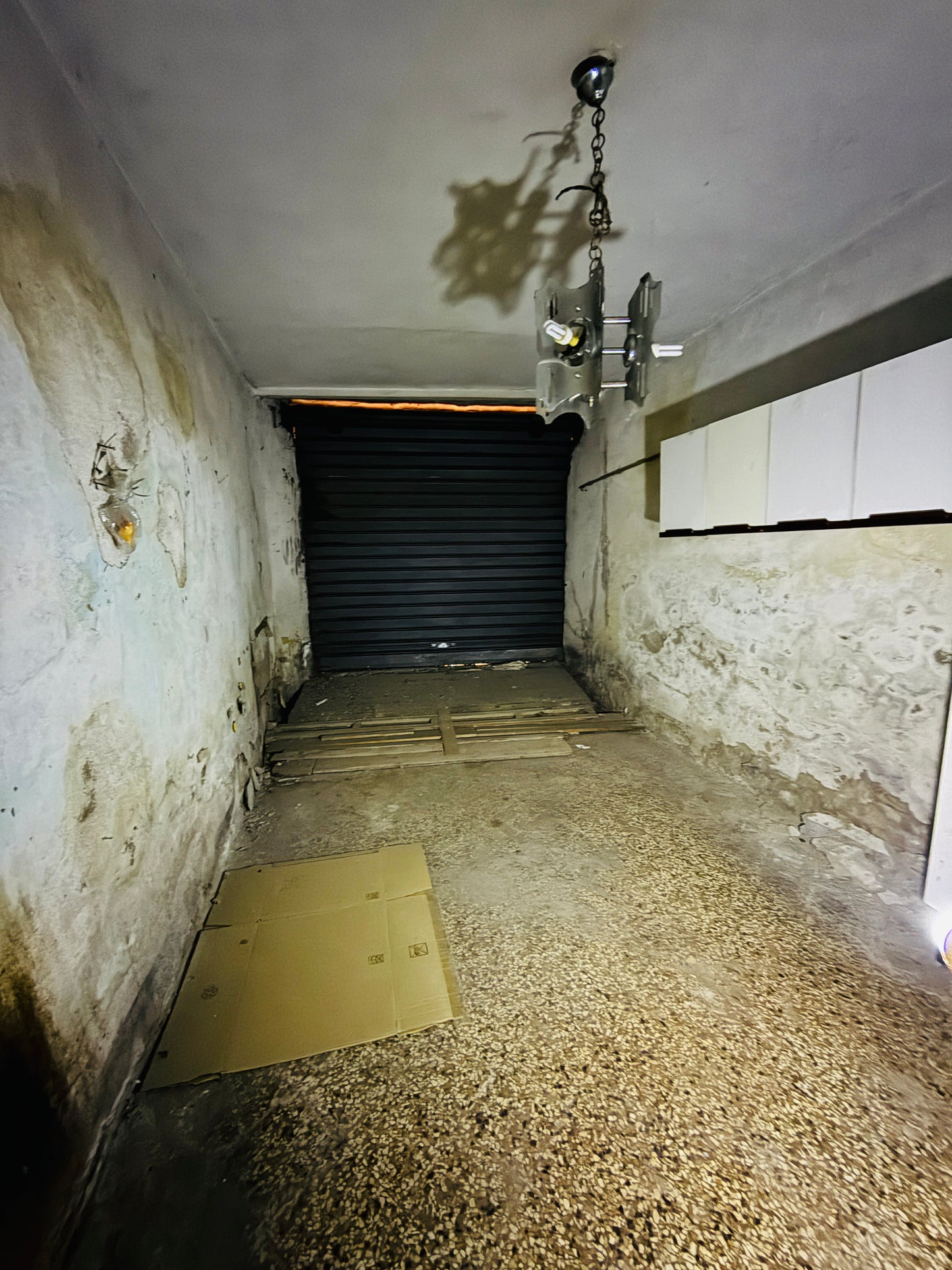 UNDER CONTRACT Big apartment with garage