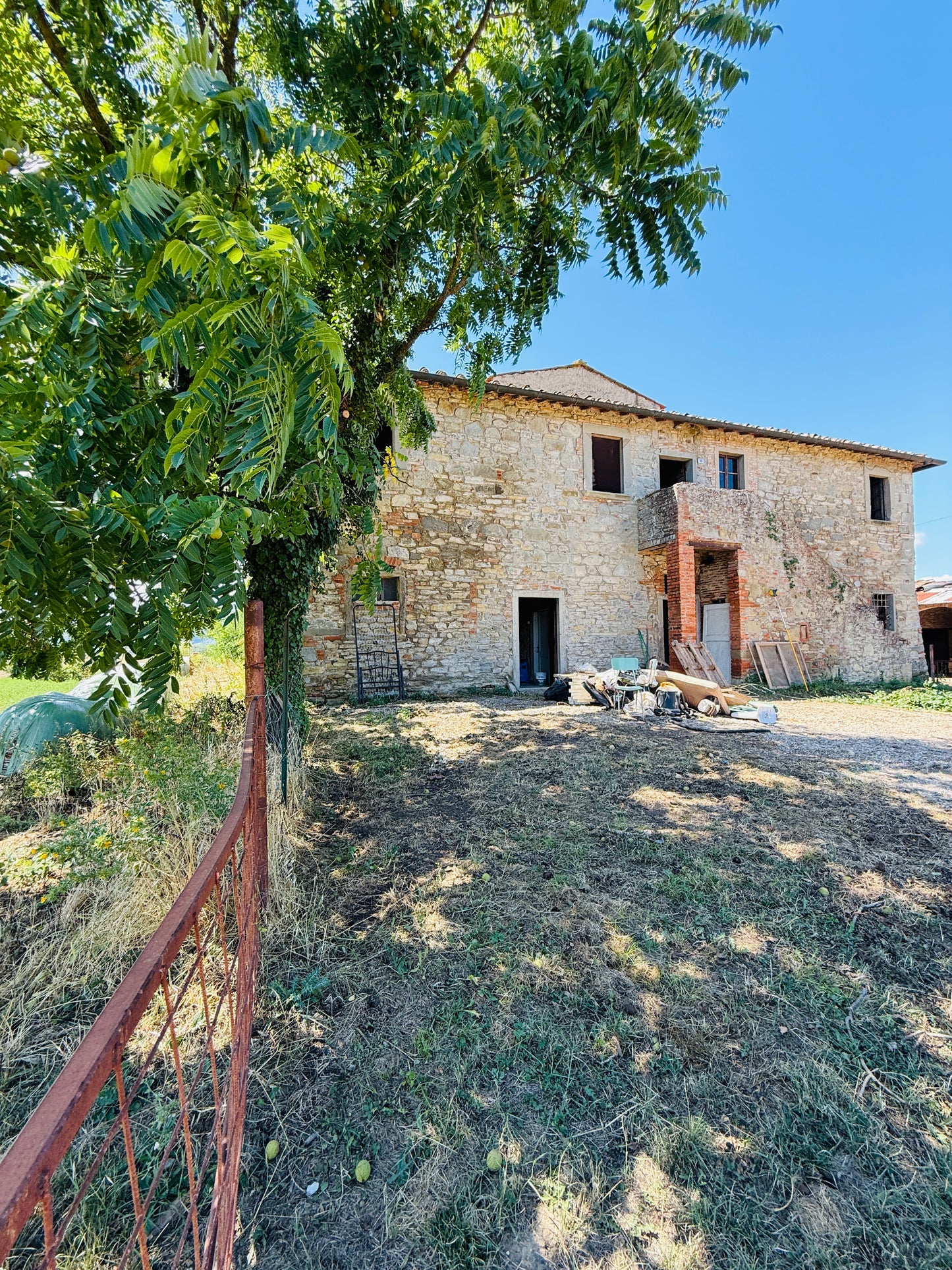 Farmhouse with 75 hectares