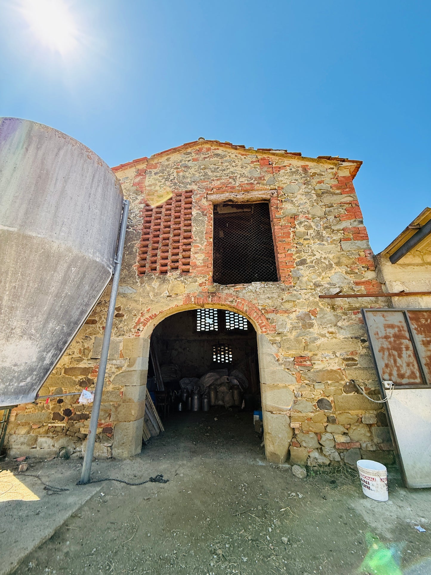 Farmhouse with 75 hectares