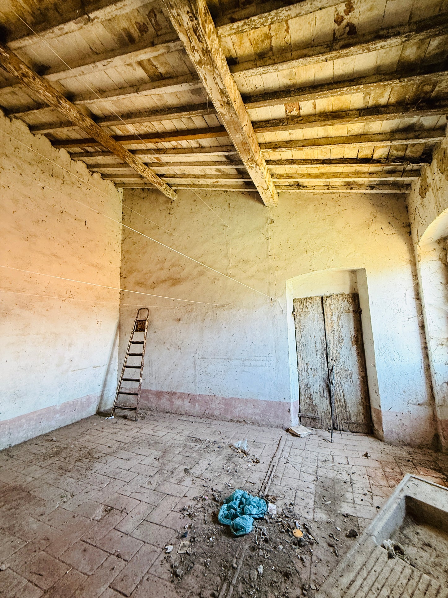 Farmhouse with 75 hectares