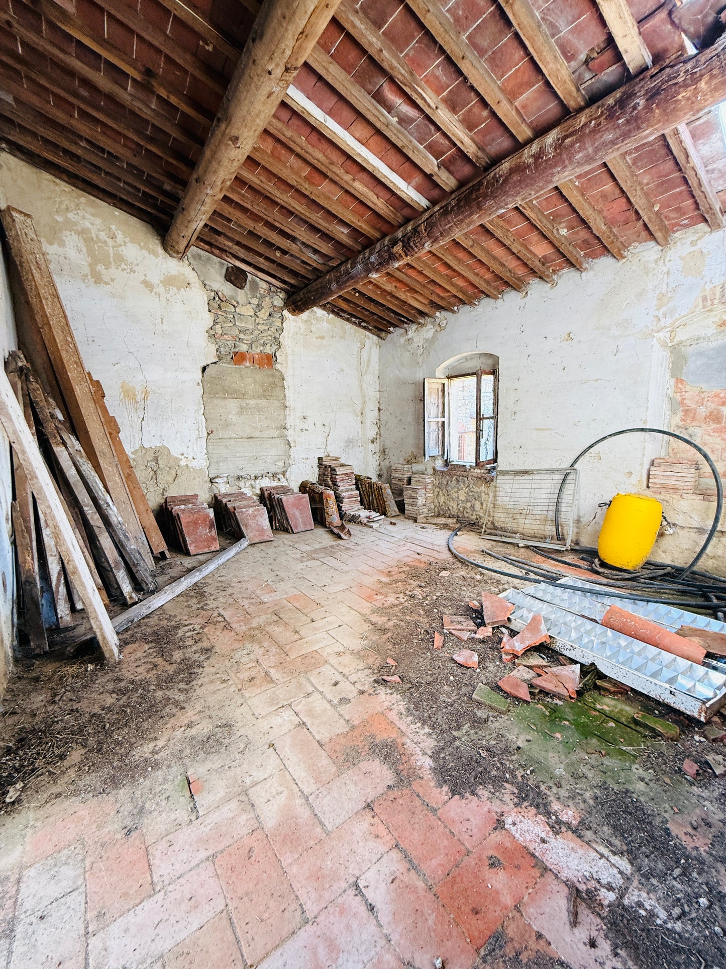 Farmhouse with 75 hectares