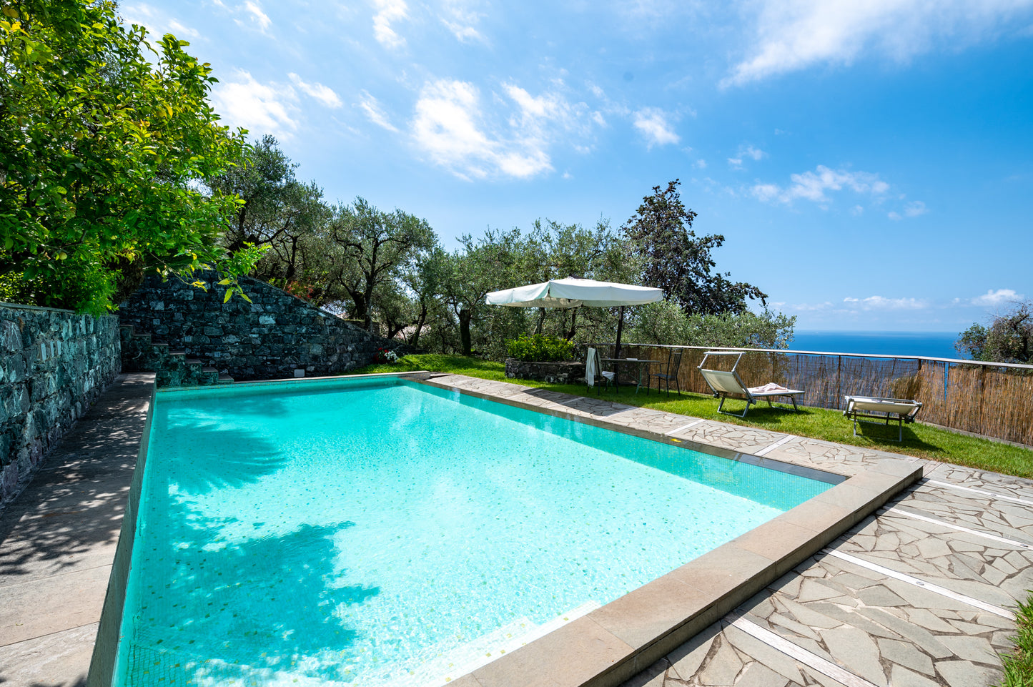 Liguria Pool with sea view
