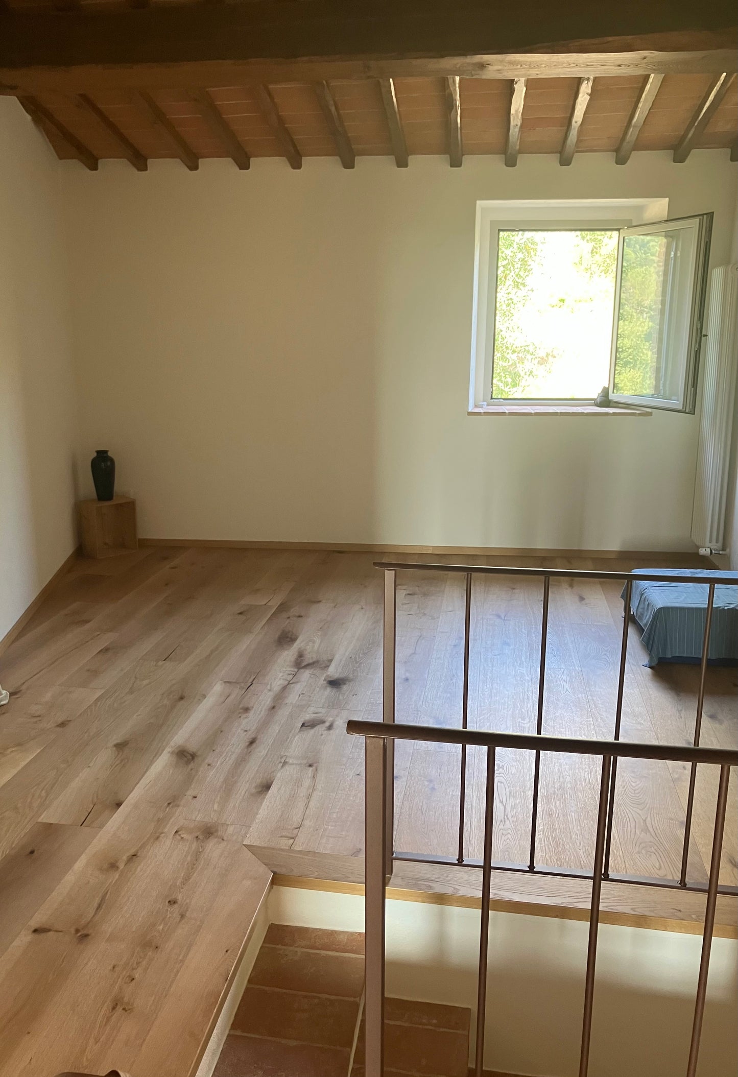 One bedroom on the top of the hill