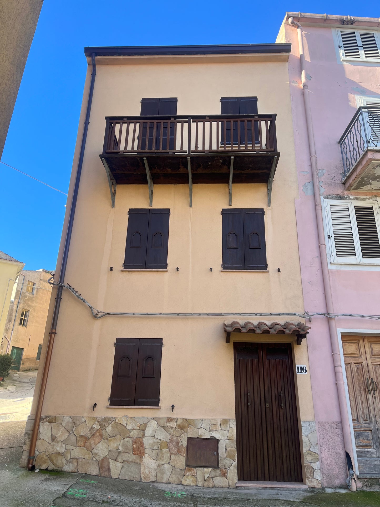 RENOVATED HOUSE FOR SALE – PATTADA (SS), SARDINIA
