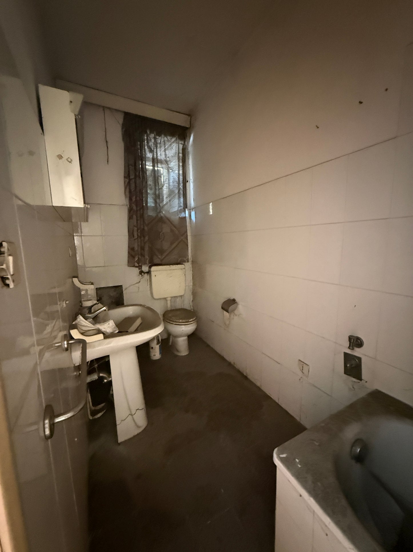 Apartment to renovate in the historic heart of Laterina