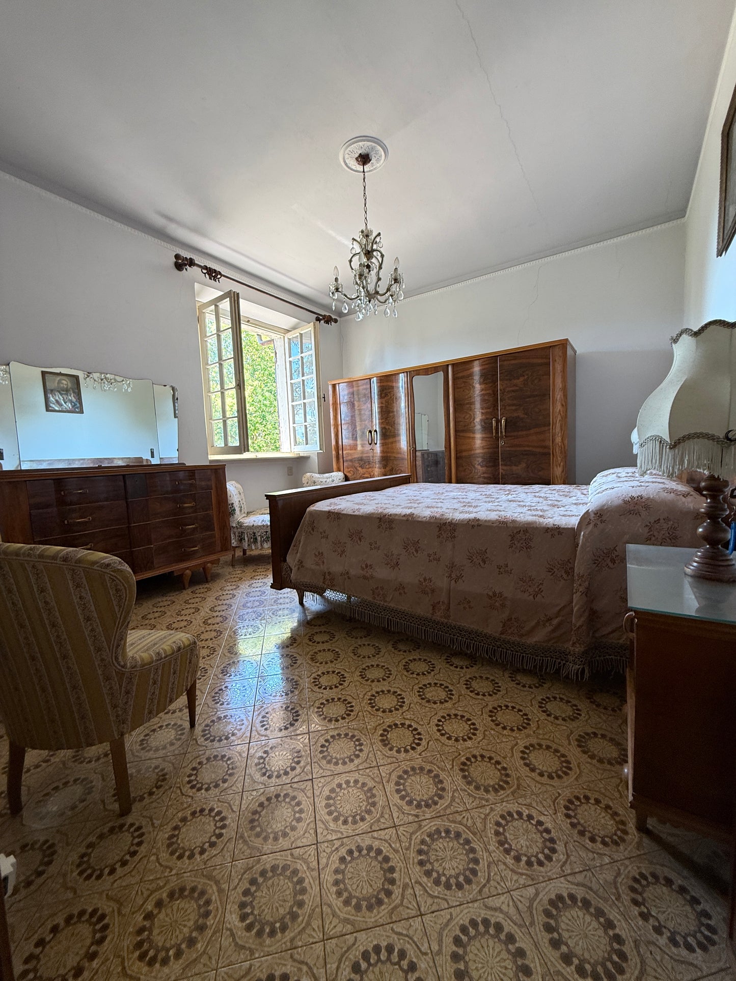 Villa near Arezzo centre with wineyard