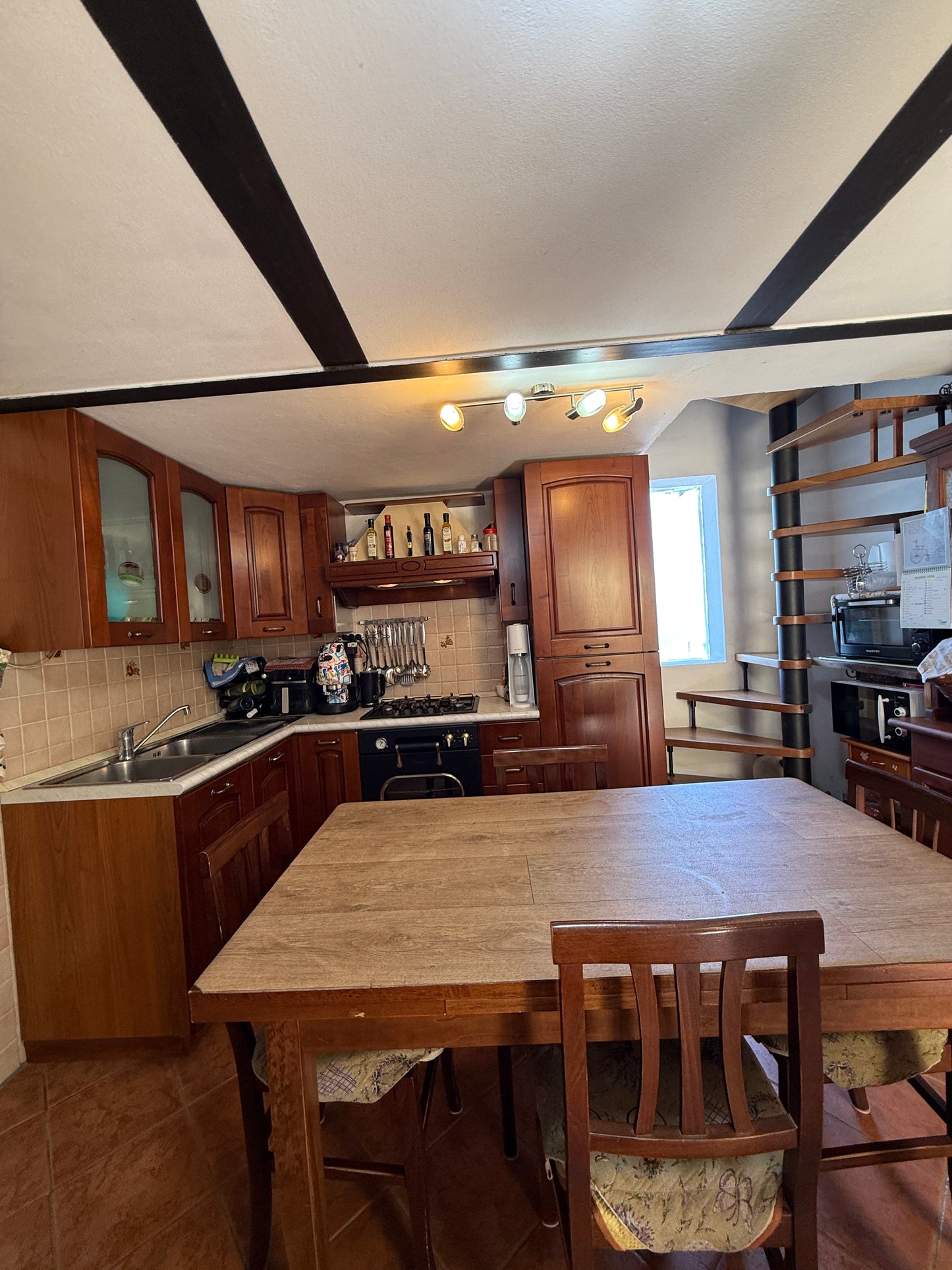 Summer cottage with olive trees in Pergine Valdarno