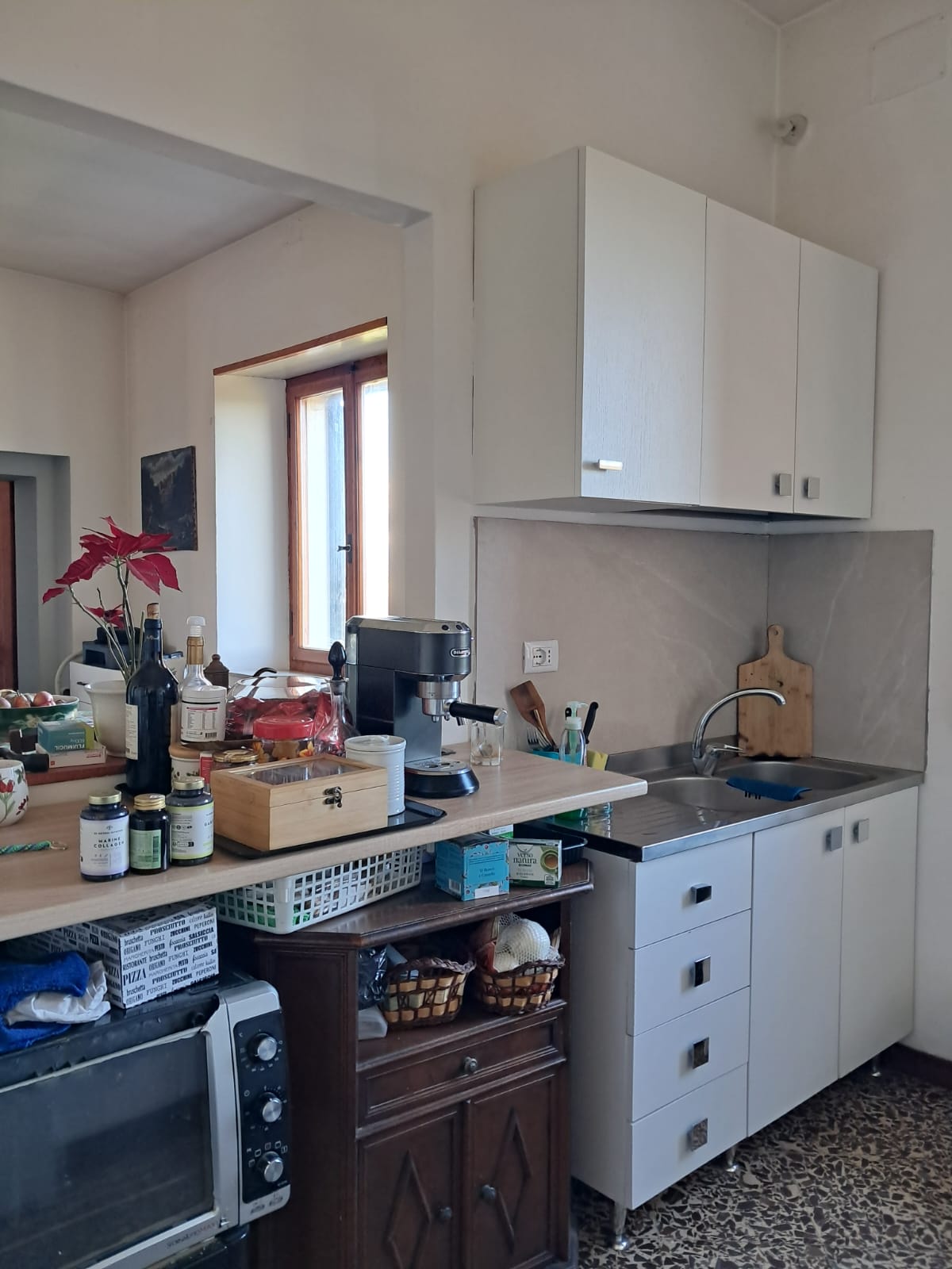 Move-in Ready Apartment Close to Amenities