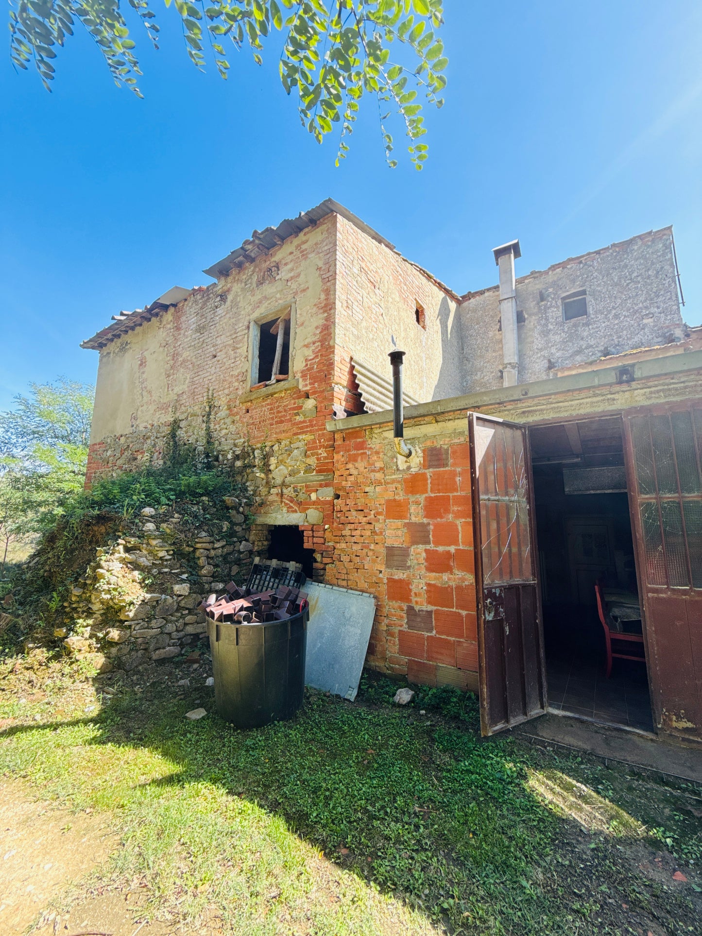 Farmhouse for sale