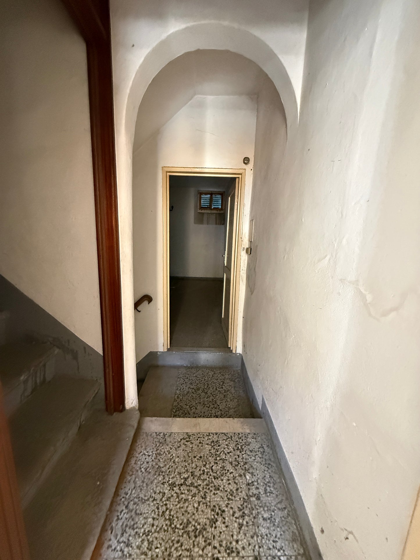 Apartment to renovate in the historic heart of Laterina