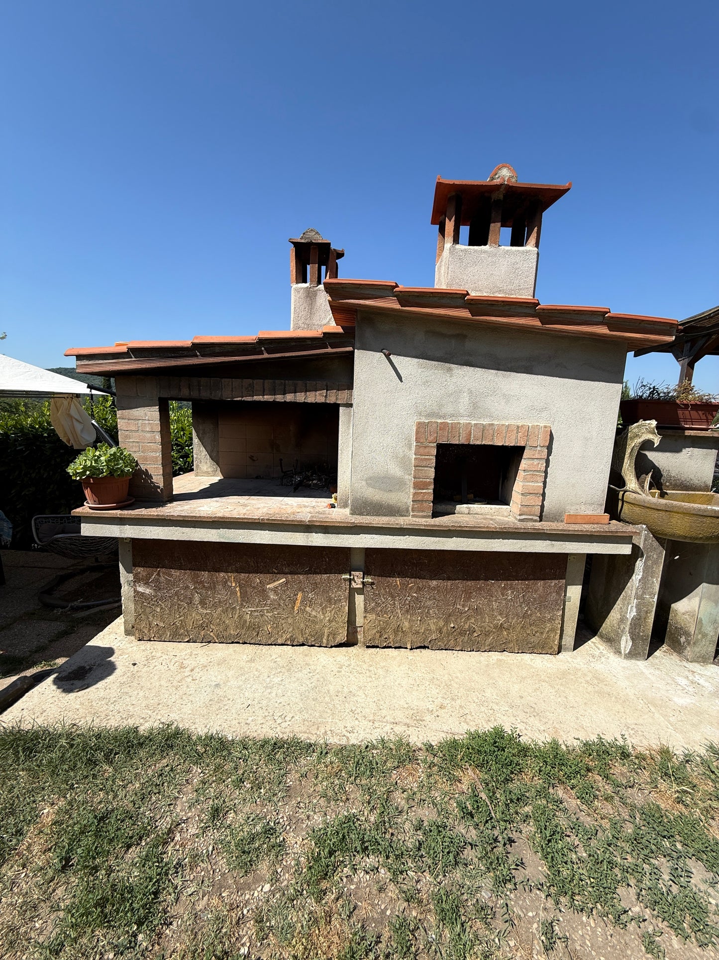Summer cottage with olive trees in Pergine Valdarno
