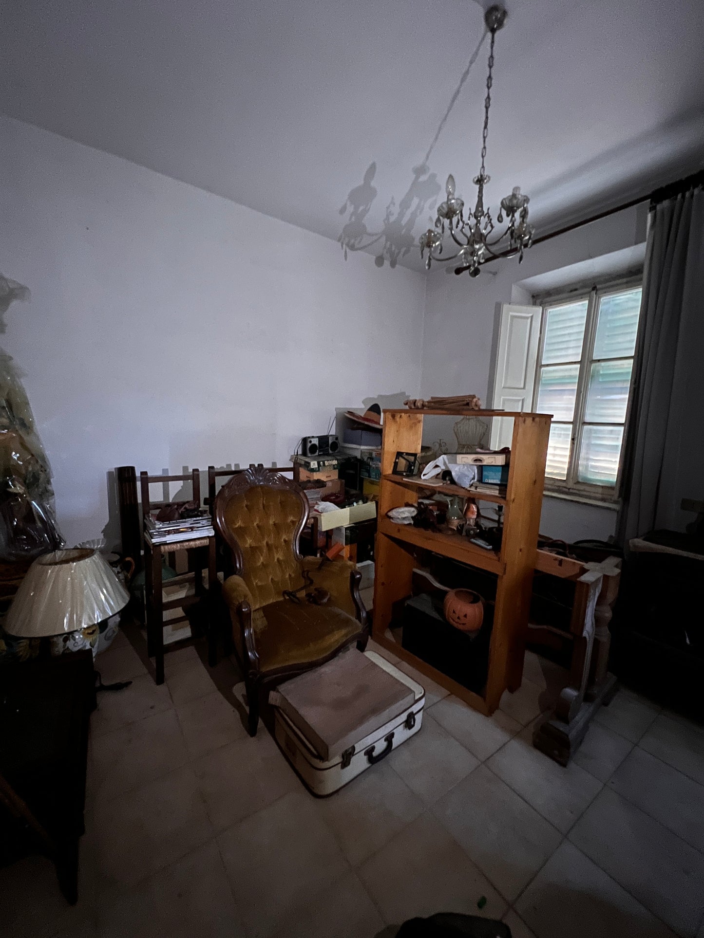 House in the village to renovate