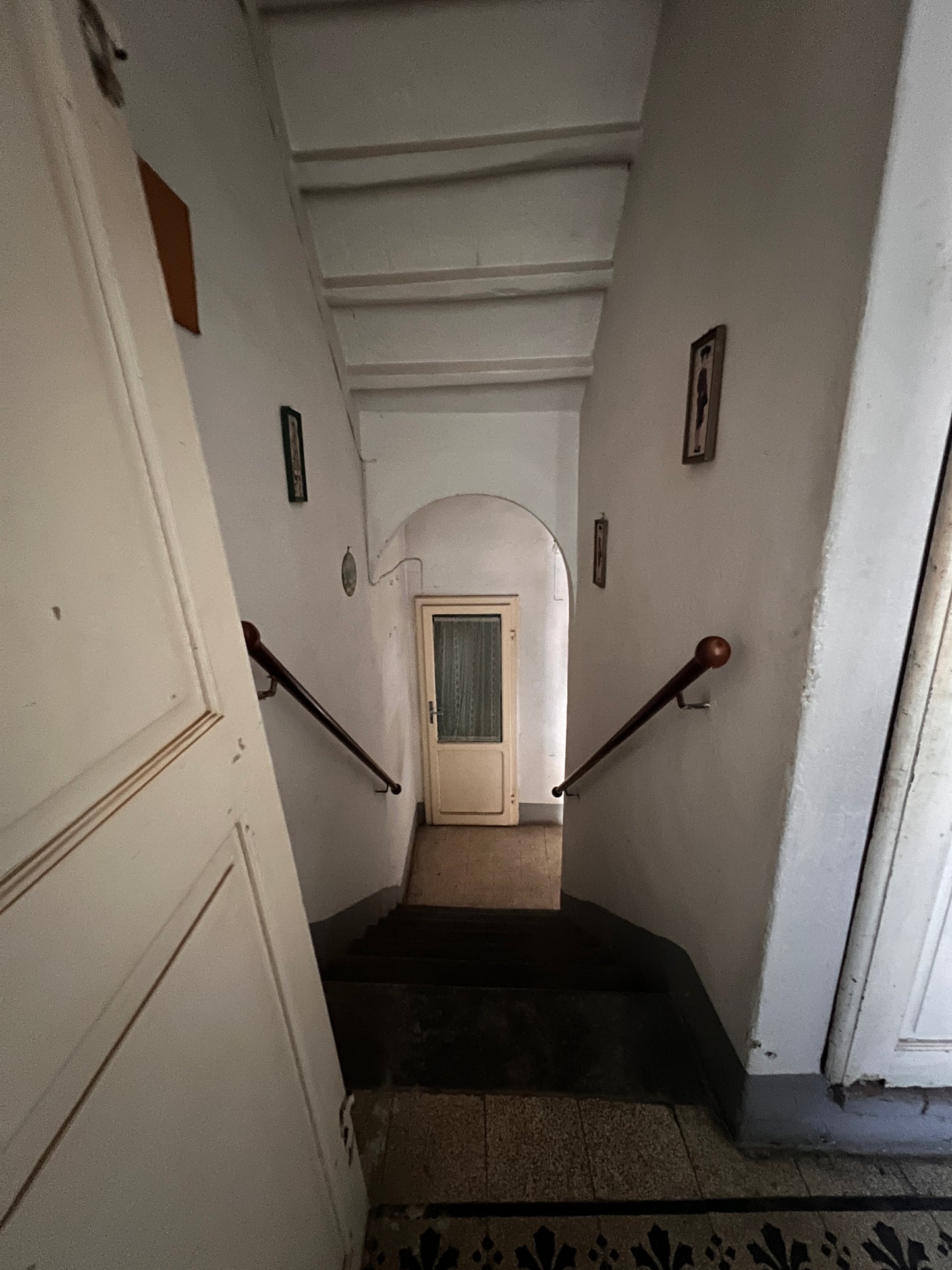 House in the village to renovate