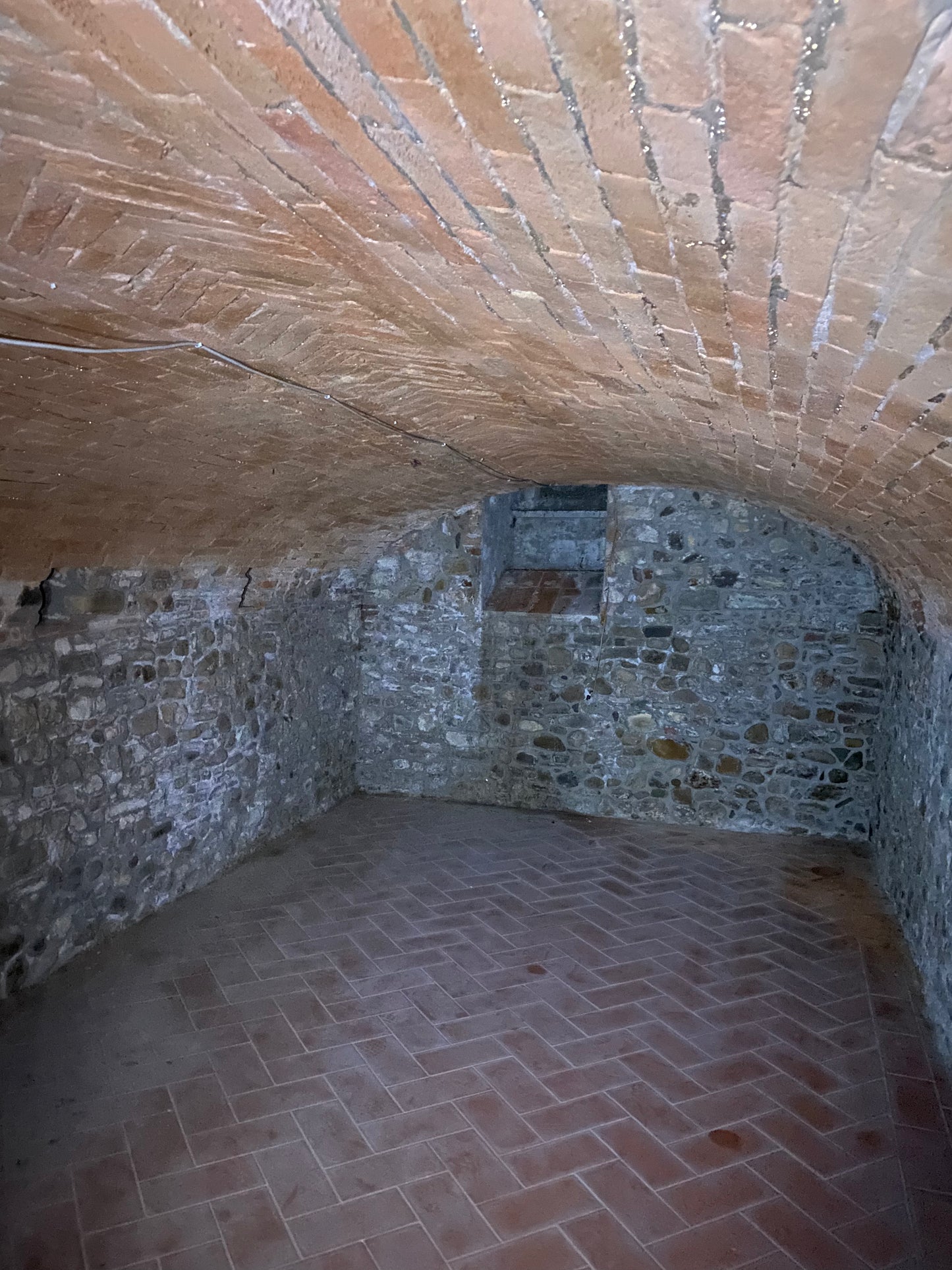 Completely renovated, never-inhabited detached townhouse in Laterina