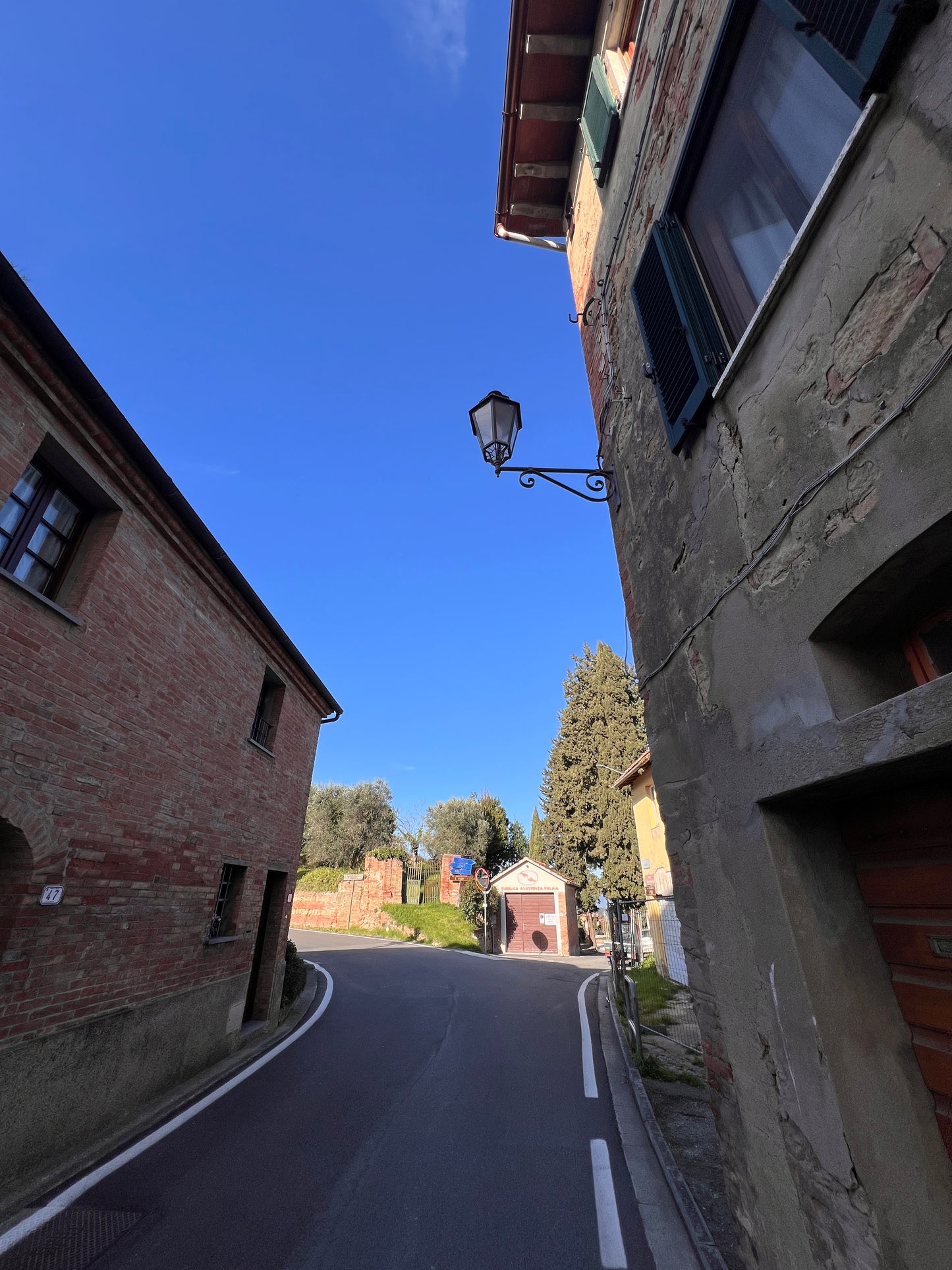 House in the village to renovate