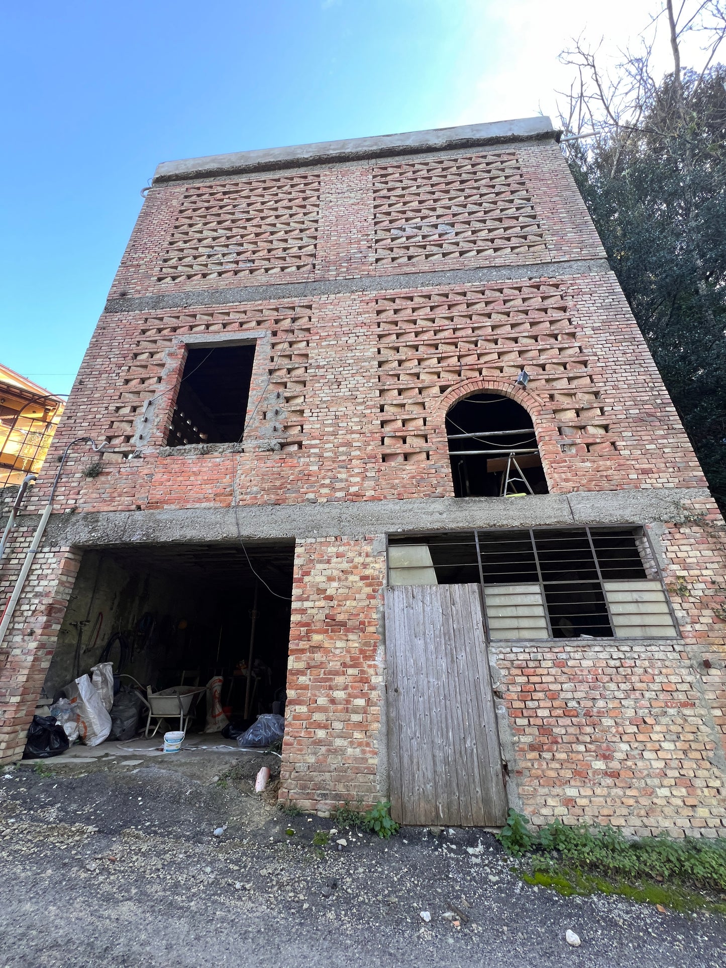 Old barn large seize