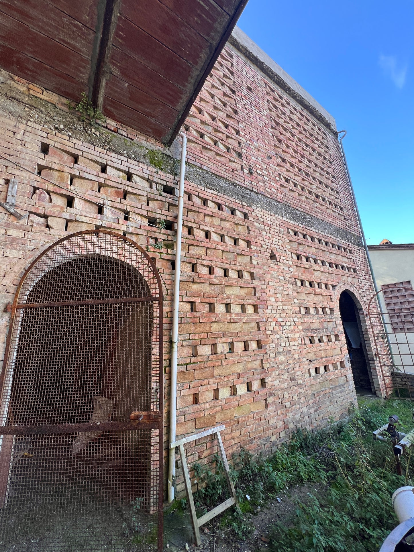 Old barn large seize