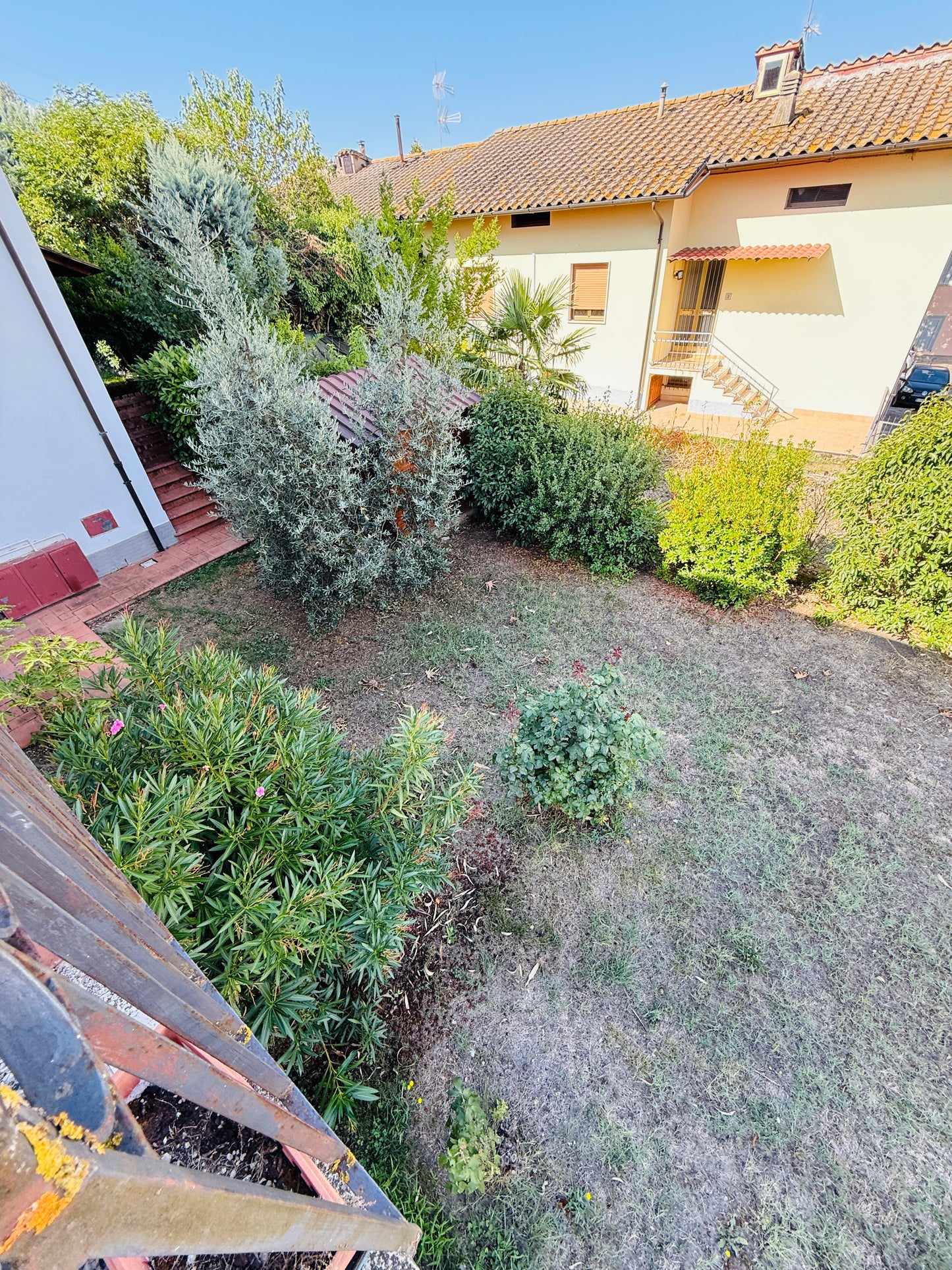 House for sale with garden and terrace