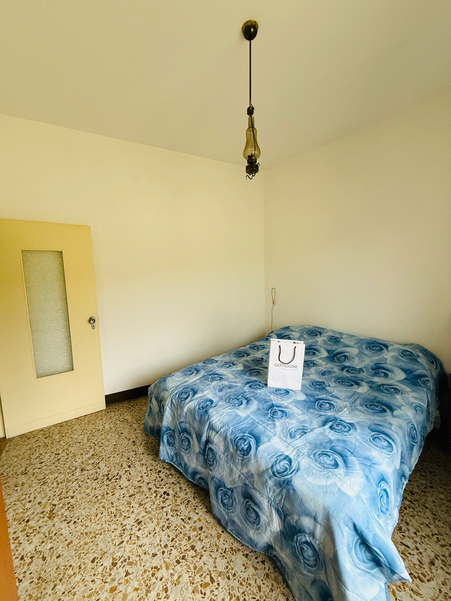 Townhouse with potential in the heart of the village