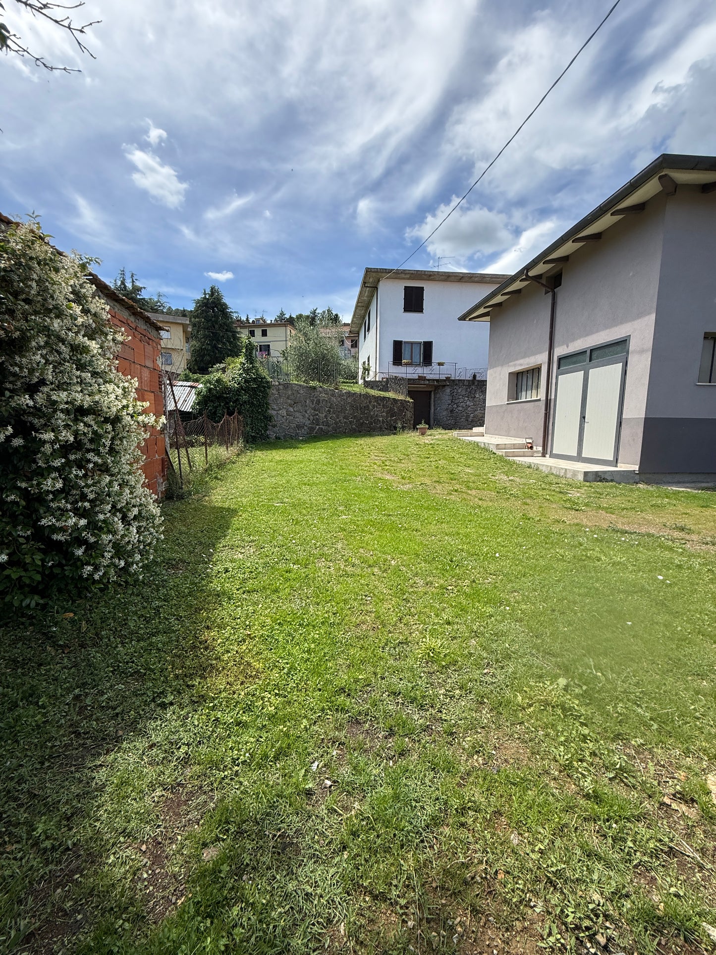 Renovated house 3 bedrooms , garage and garden