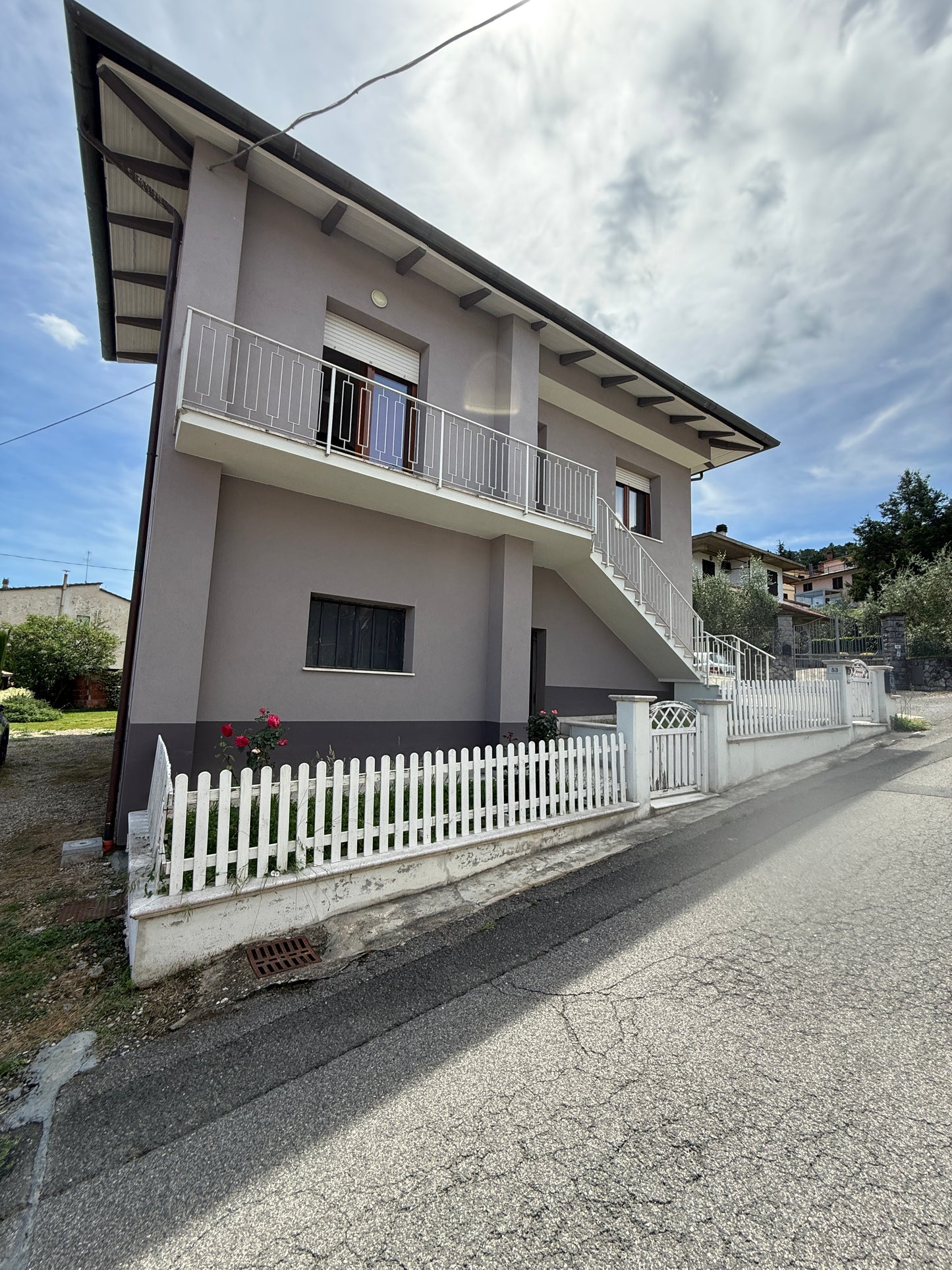 Renovated house 3 bedrooms , garage and garden