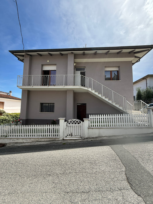 Renovated house 3 bedrooms , garage and garden