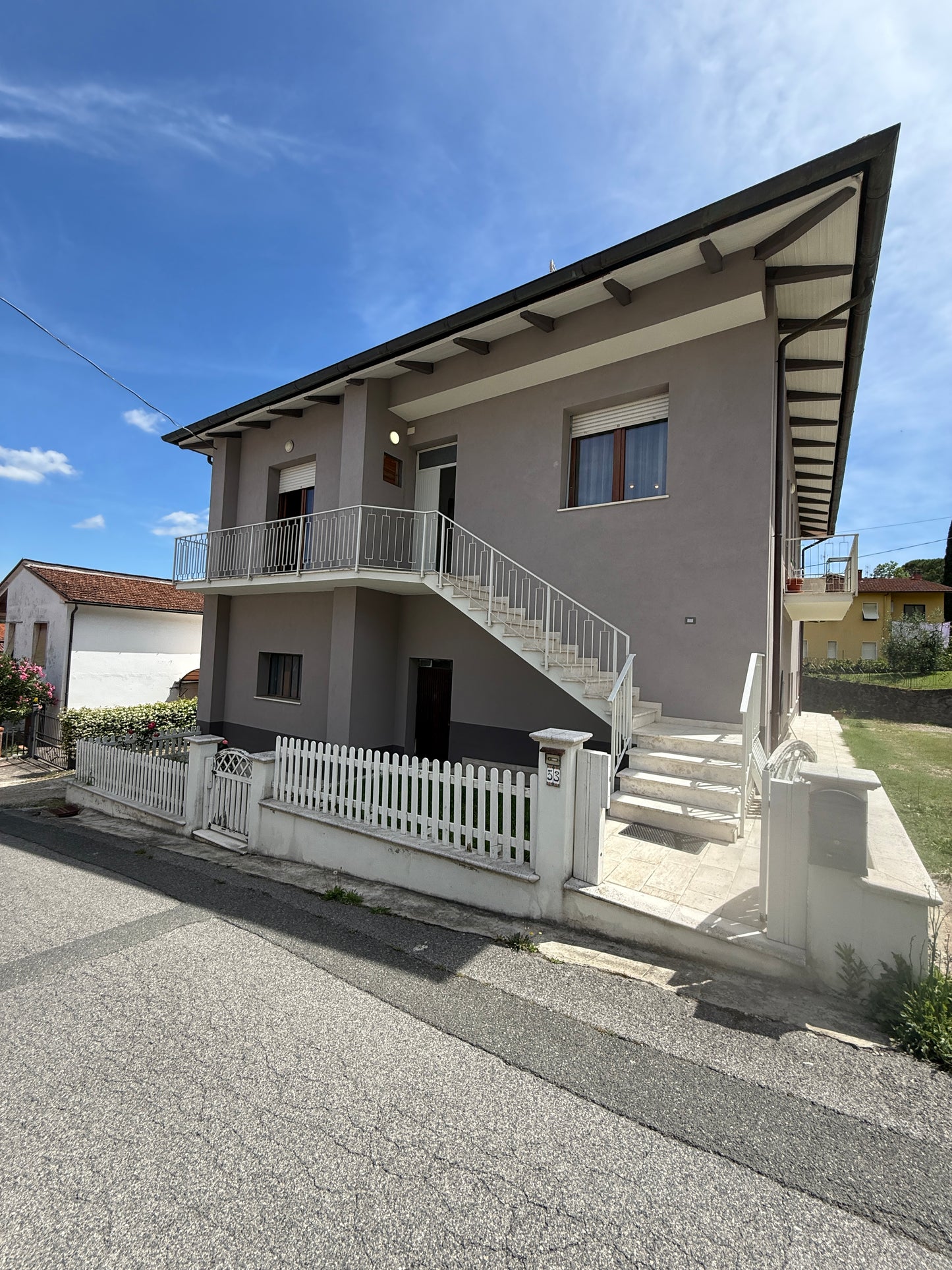 Renovated house 3 bedrooms , garage and garden