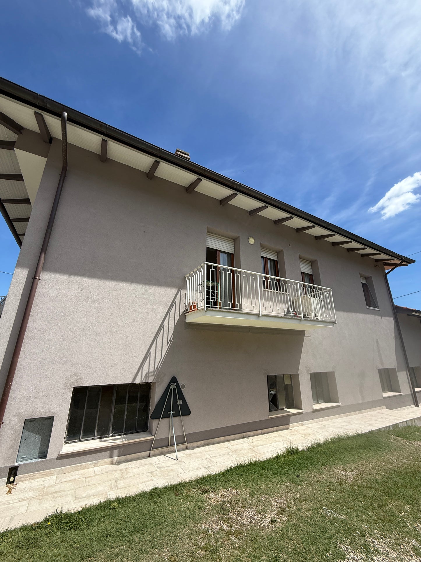 Renovated house 3 bedrooms , garage and garden