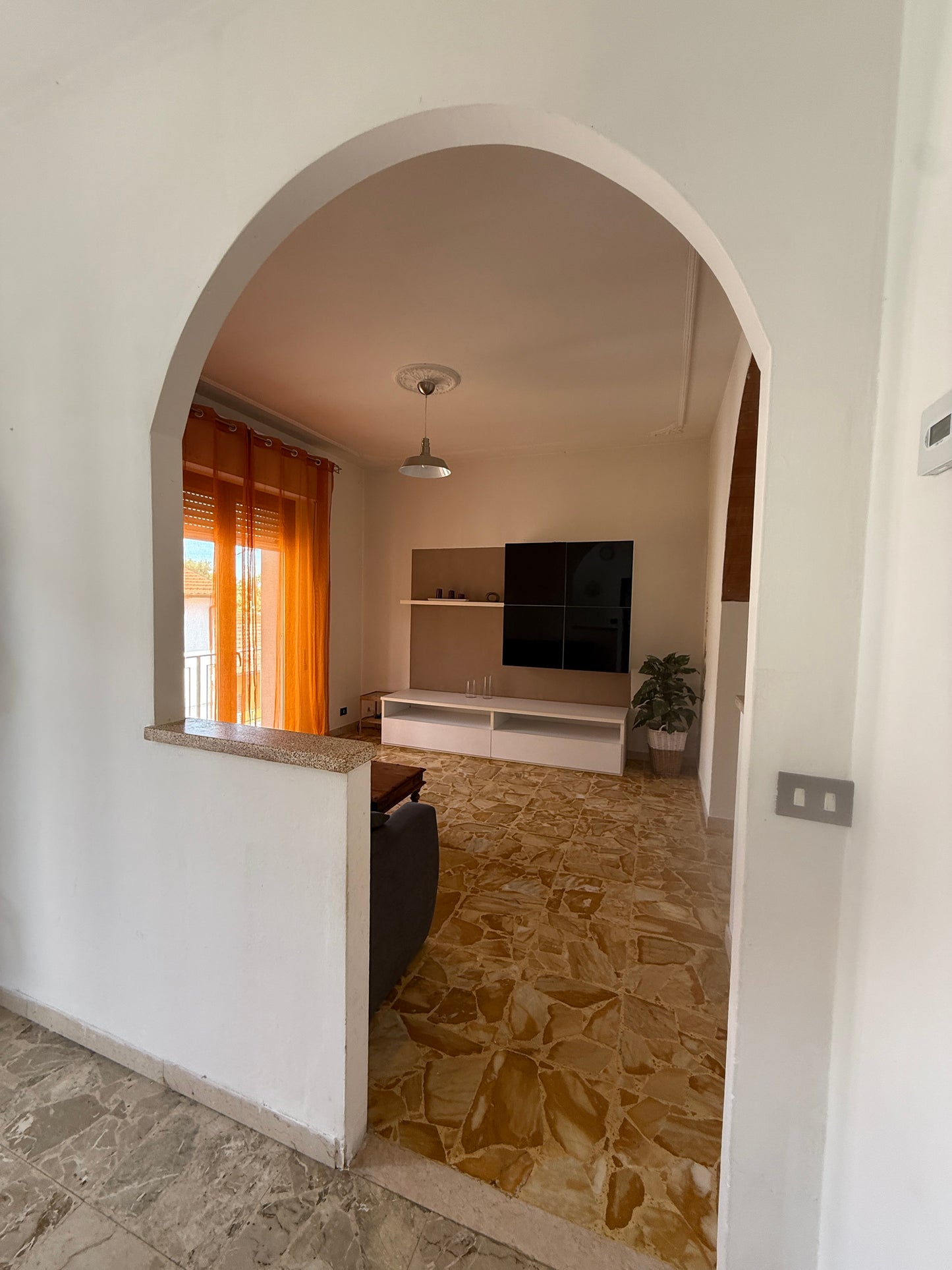 Renovated house 3 bedrooms , garage and garden