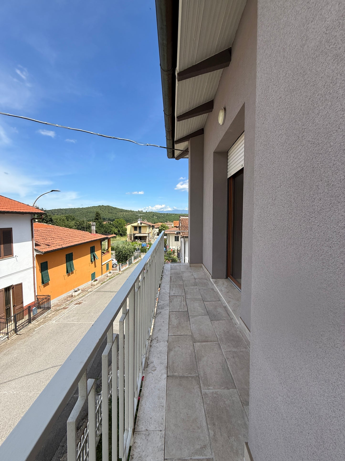Renovated house 3 bedrooms , garage and garden