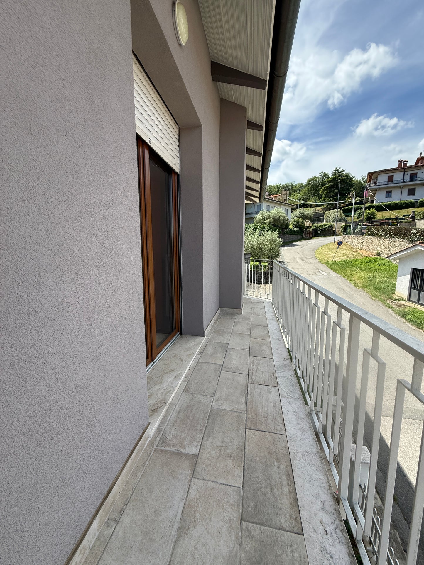 Renovated house 3 bedrooms , garage and garden