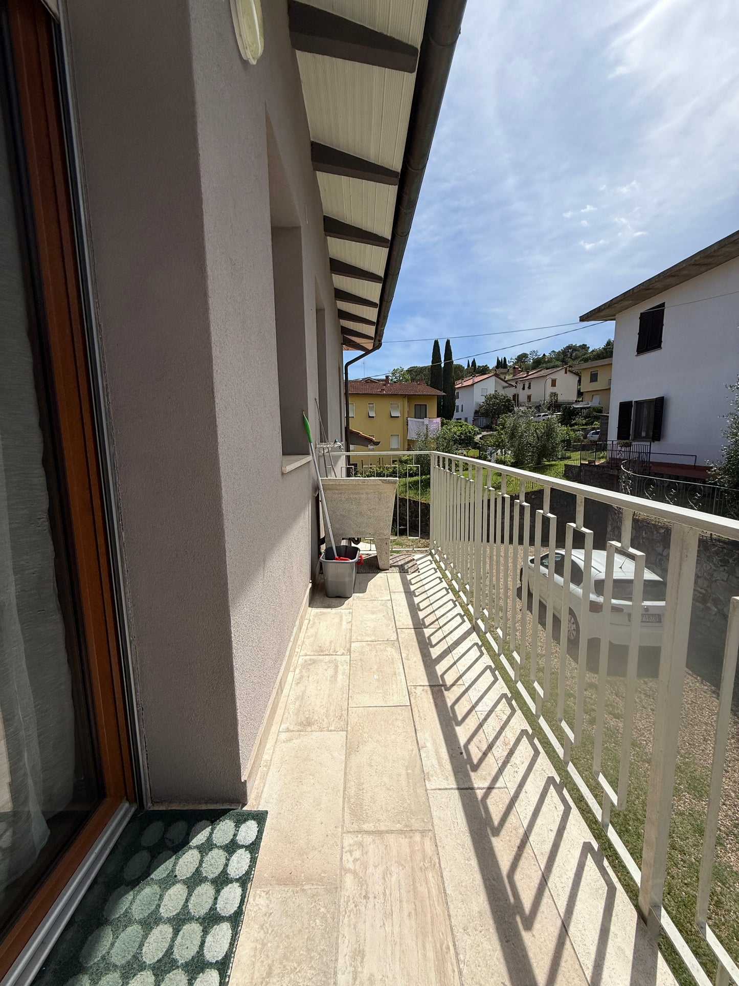 Renovated house 3 bedrooms , garage and garden