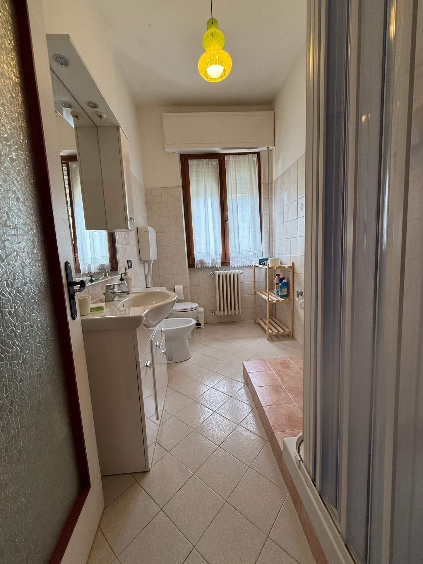 Renovated house 3 bedrooms , garage and garden