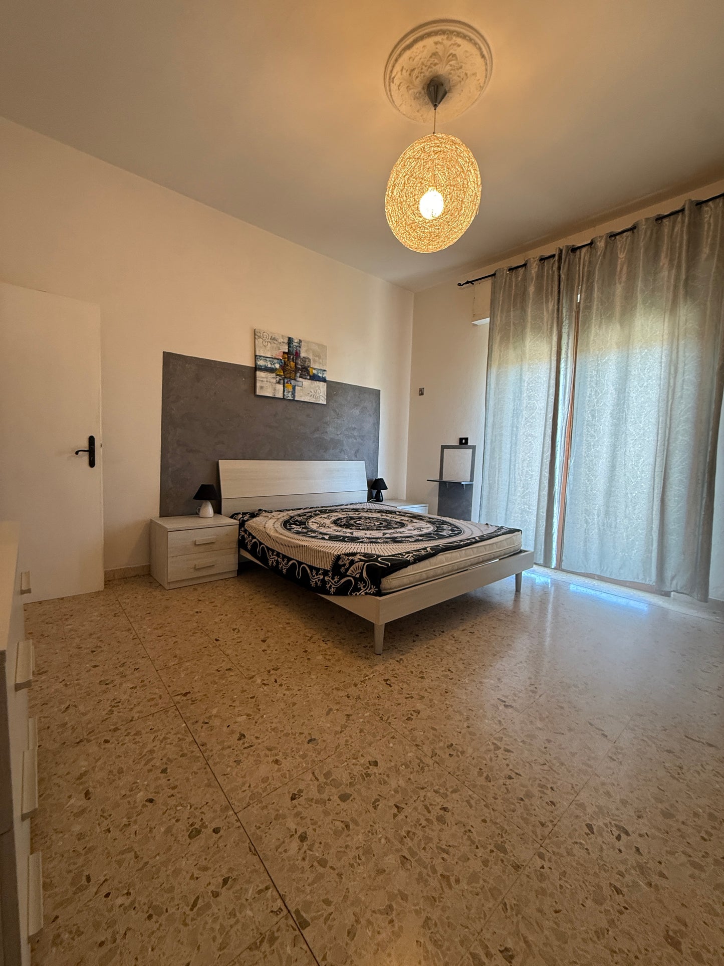 Renovated house 3 bedrooms , garage and garden