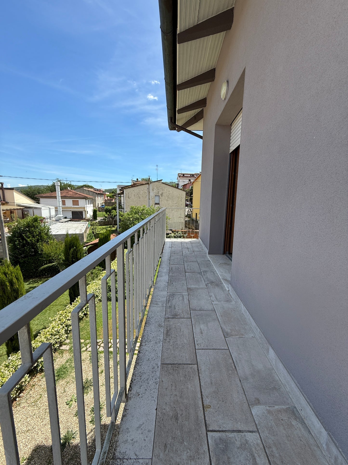 Renovated house 3 bedrooms , garage and garden